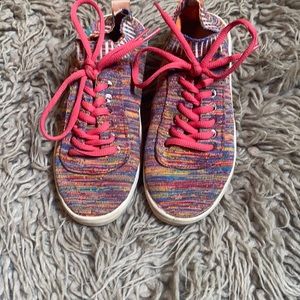 Cat and Jack  knit sneakers rainbow colors w pink laces and white sole. Size 3